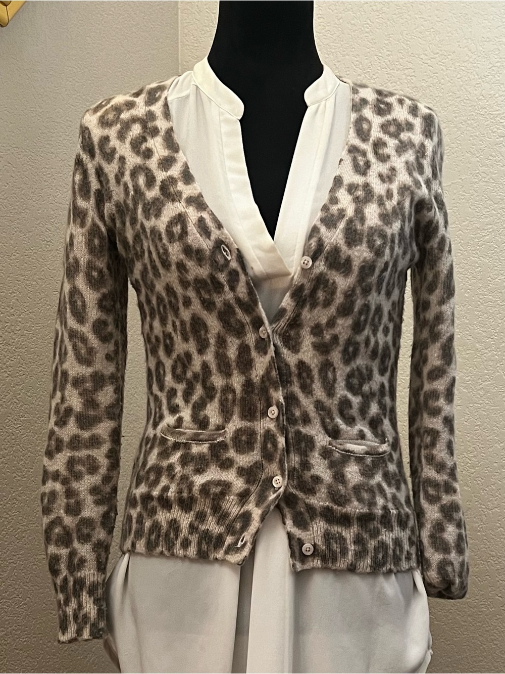 Banana Republic black and ivory knit cardigan, M